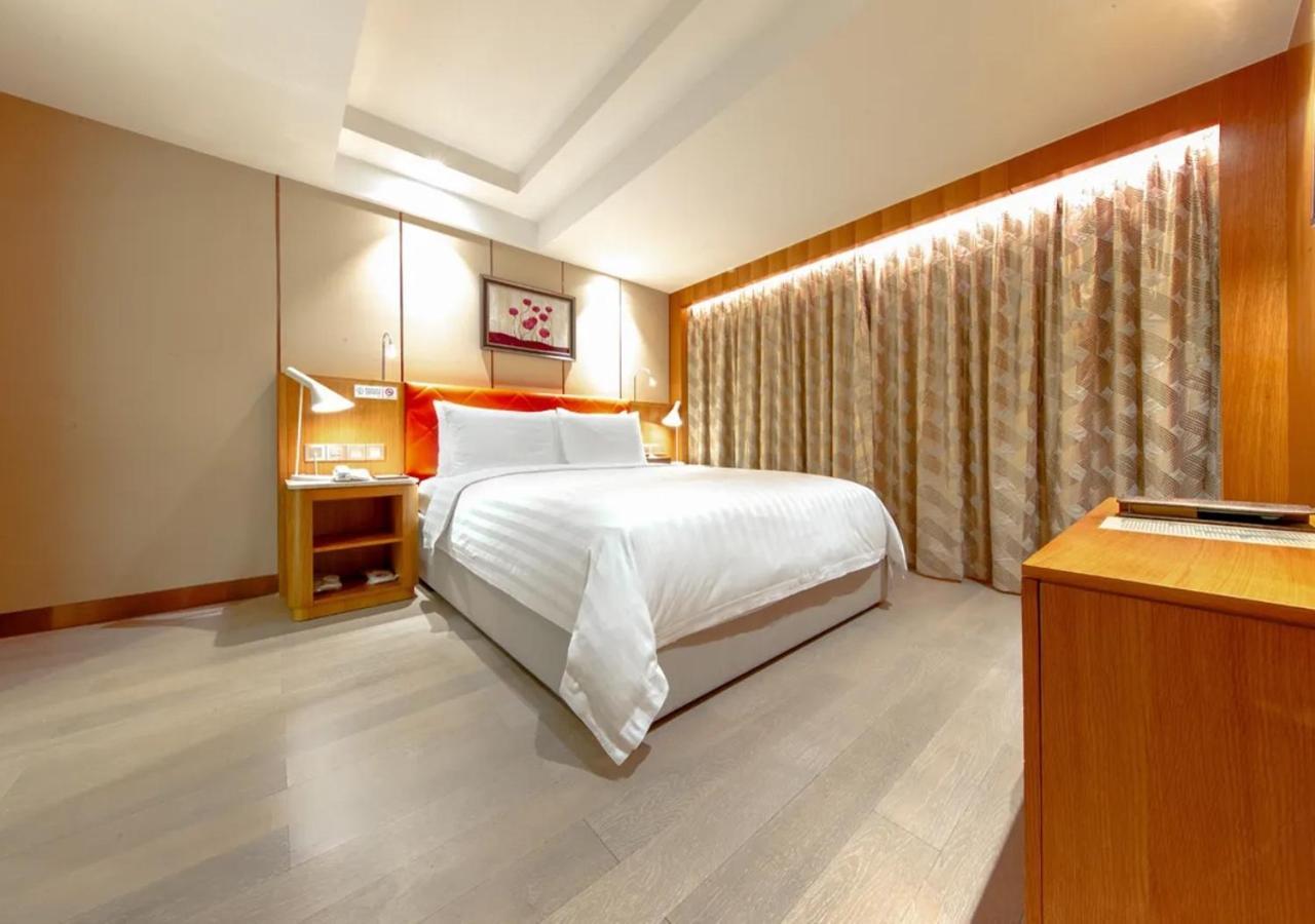 Royal Dragon Hotel Macau Exterior foto